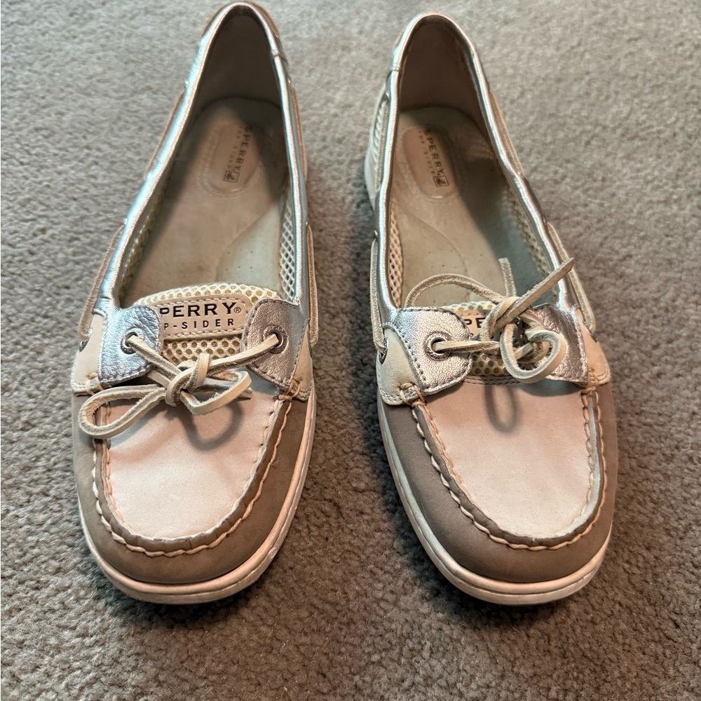 Women’s Sperry Boat Shoes Size 9
